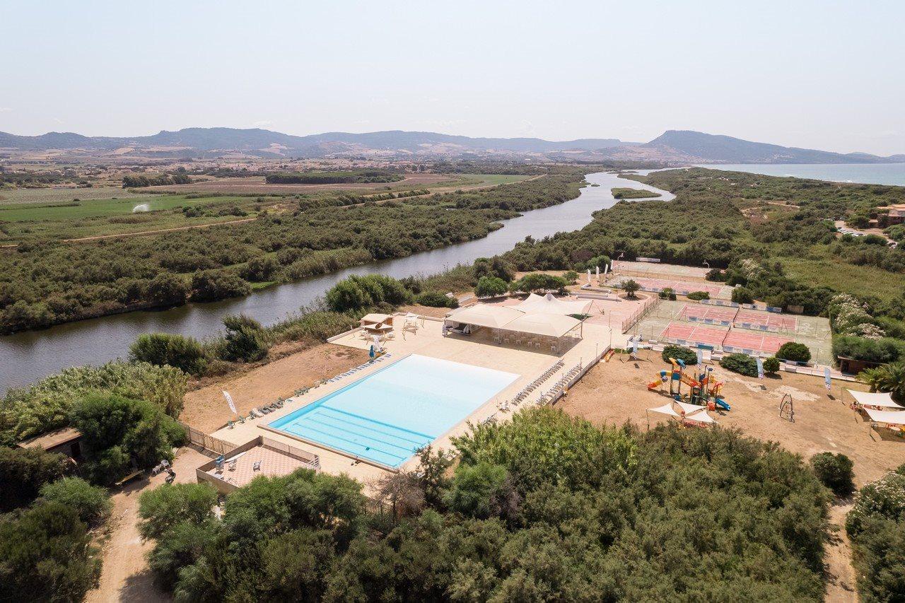 Baia Delle Mimose Aparthotel Badesi Exteriör bild