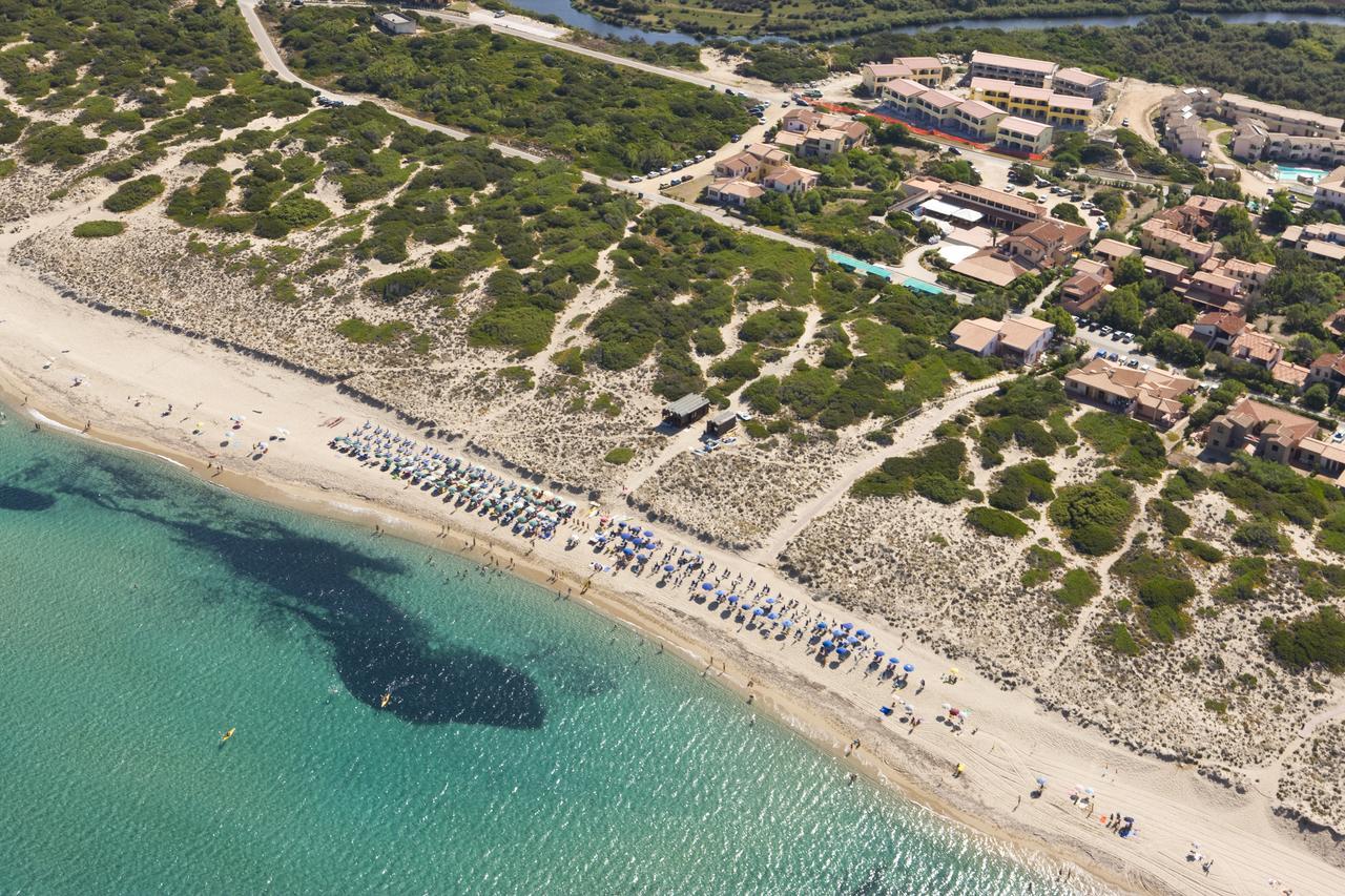 Baia Delle Mimose Aparthotel Badesi Exteriör bild